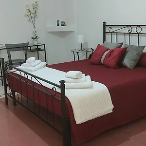 La Maison De Cavour , Aeroporto di Catania Fontana Rossa Italia