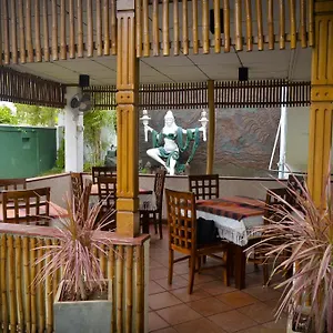  Hotel Yoho Mount Waves Sri Lanka